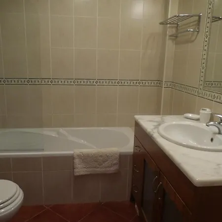 Townhouse Vila Rosal Wifi & Aircon 350 From The Beach 假日公园 阿尔布费拉