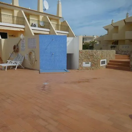 Townhouse Vila Rosal Wifi & Aircon 350 From The Beach 阿尔布费拉